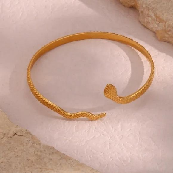 NEW ADJUSTABLE 18K GOLD BANGLE BRACELET - Picture 6 of 7